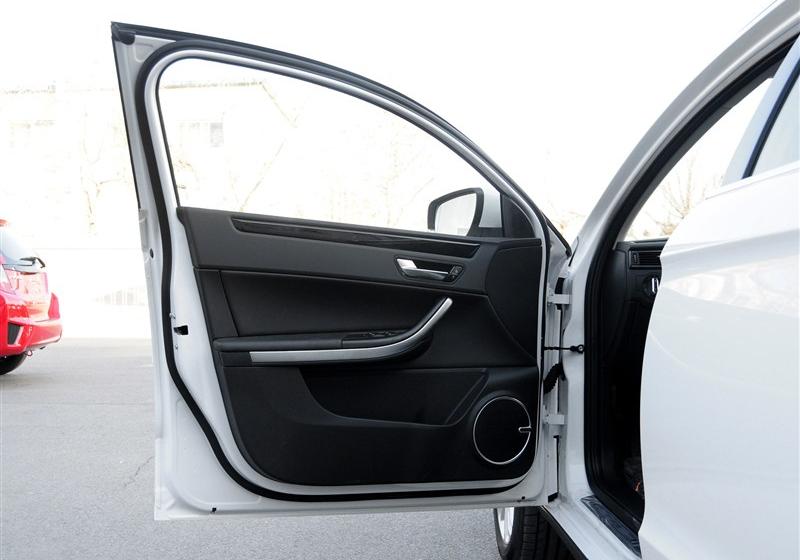 2015款 都市SUV 1.6T 自动炫动派