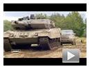 英德大战！路虎4代发现大战豹式坦克